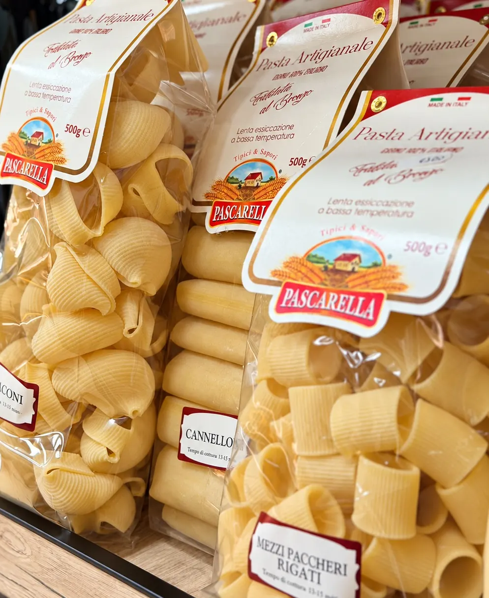 I pacchi di pasta Pascarella sullo scaffale